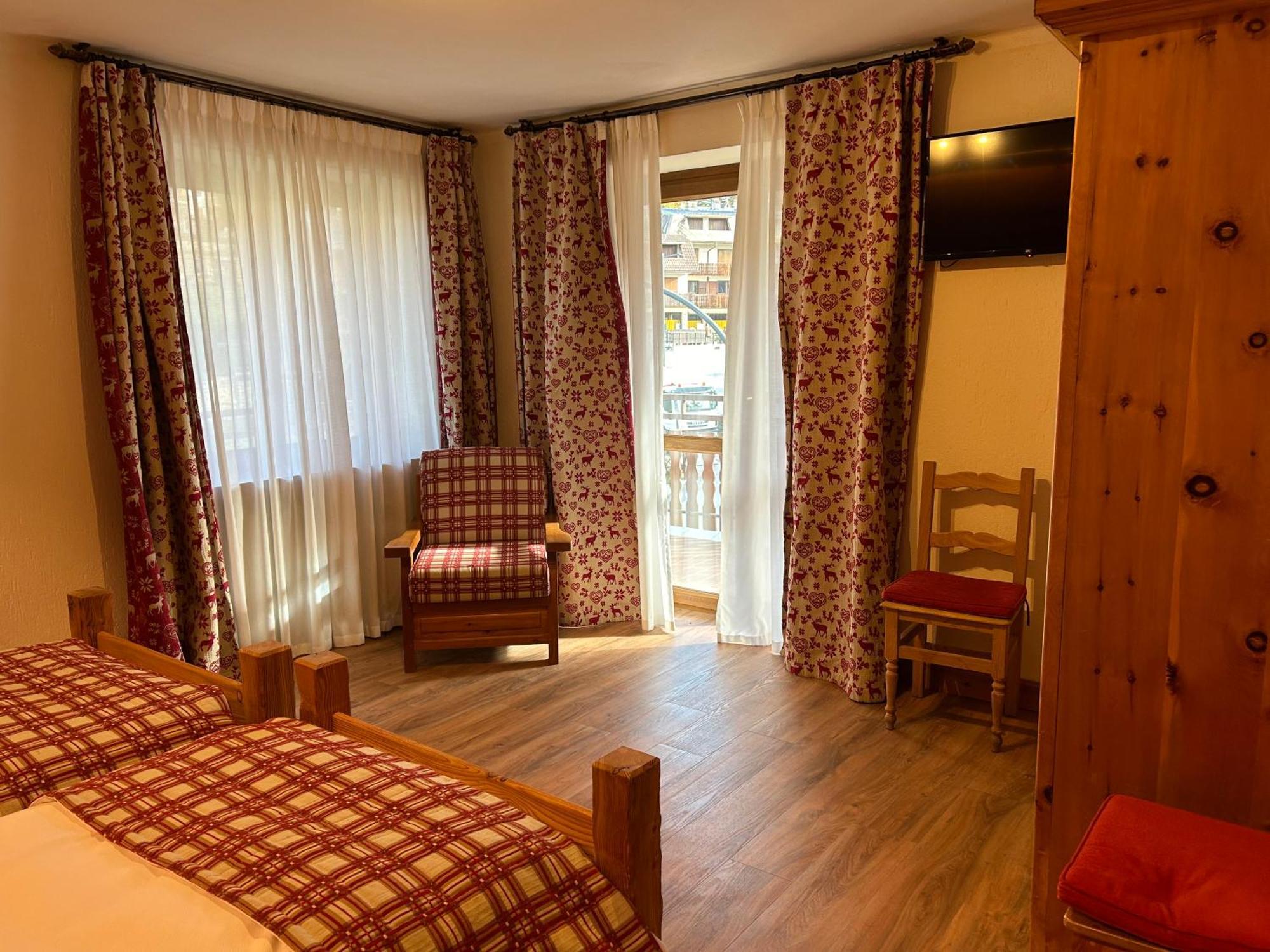 Hotel Stella Alpina 乌尔克斯 外观 照片